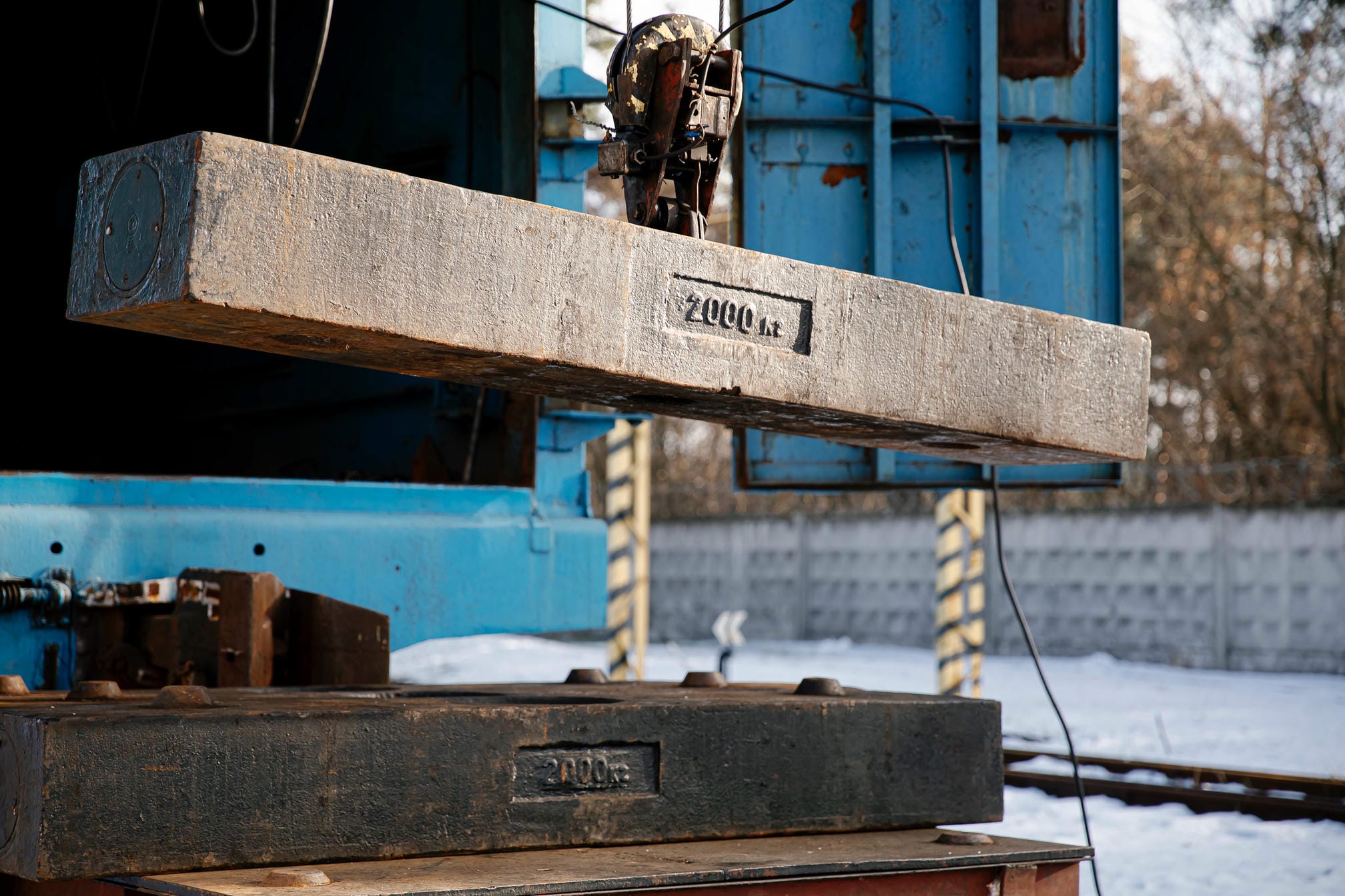 Металеве вагове обладнання з краном